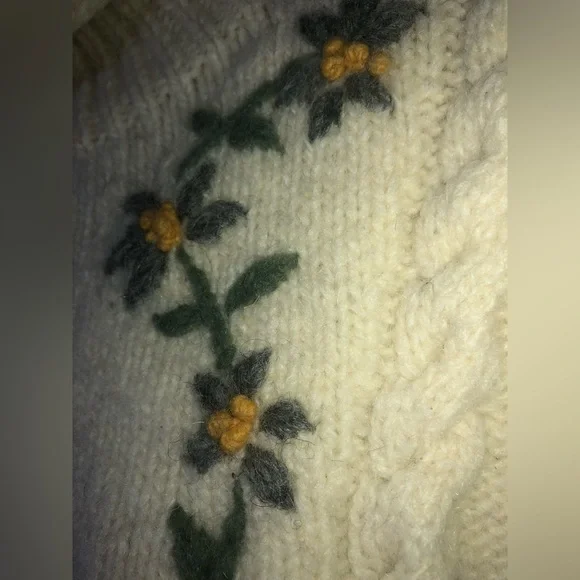 Vintage Hand-knit Cable Knit Floral Embroidery Wool Sweater womens M/L - Picture 12 of 16
